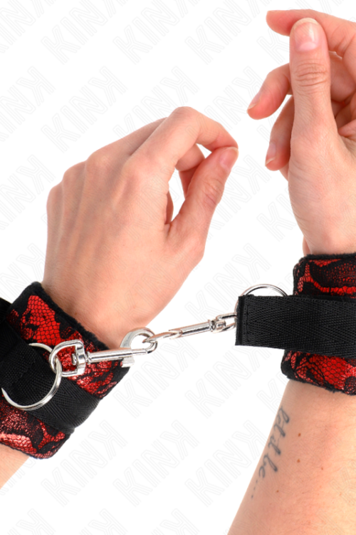 KINK – MUÑEQUERAS DISEÑO ESCÁNDALO ROJO-NEGRO